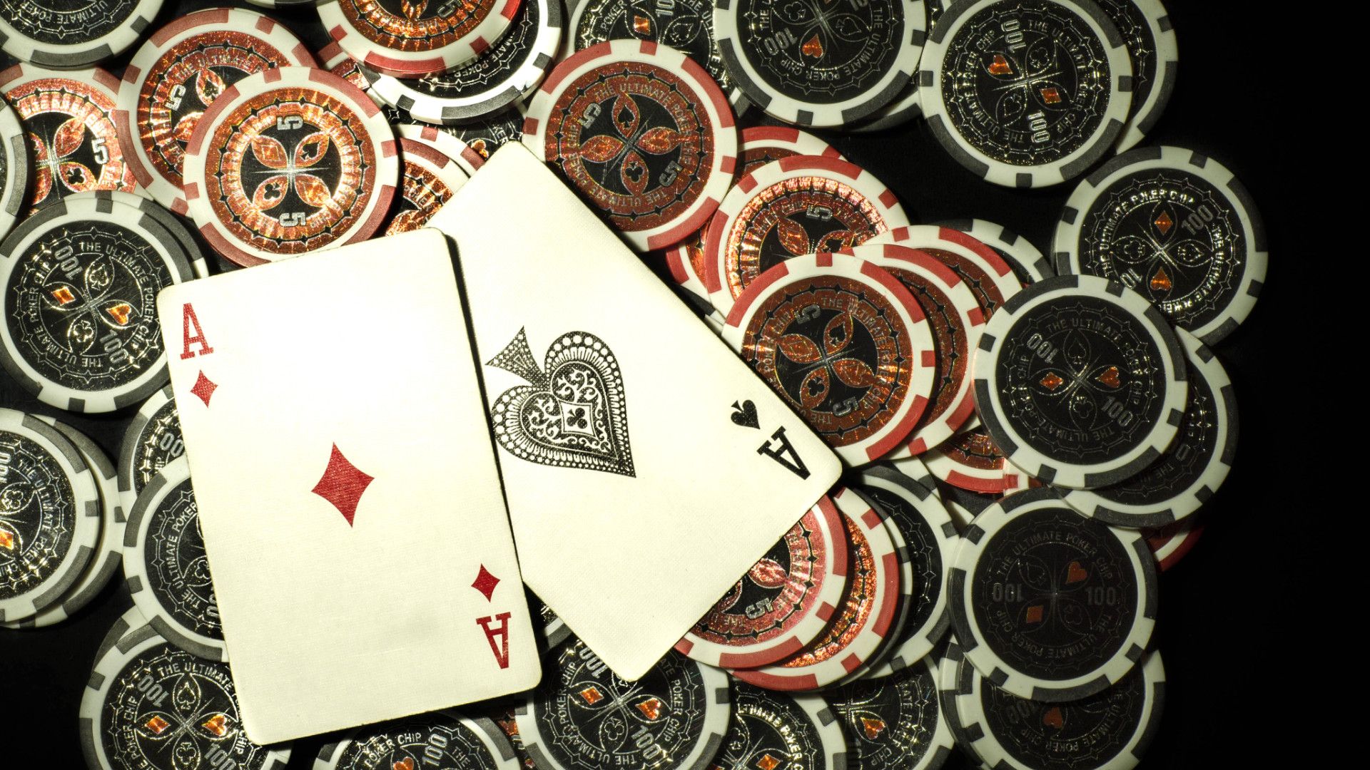 Royal flush: an in-depth look at poker cheating devices accessories