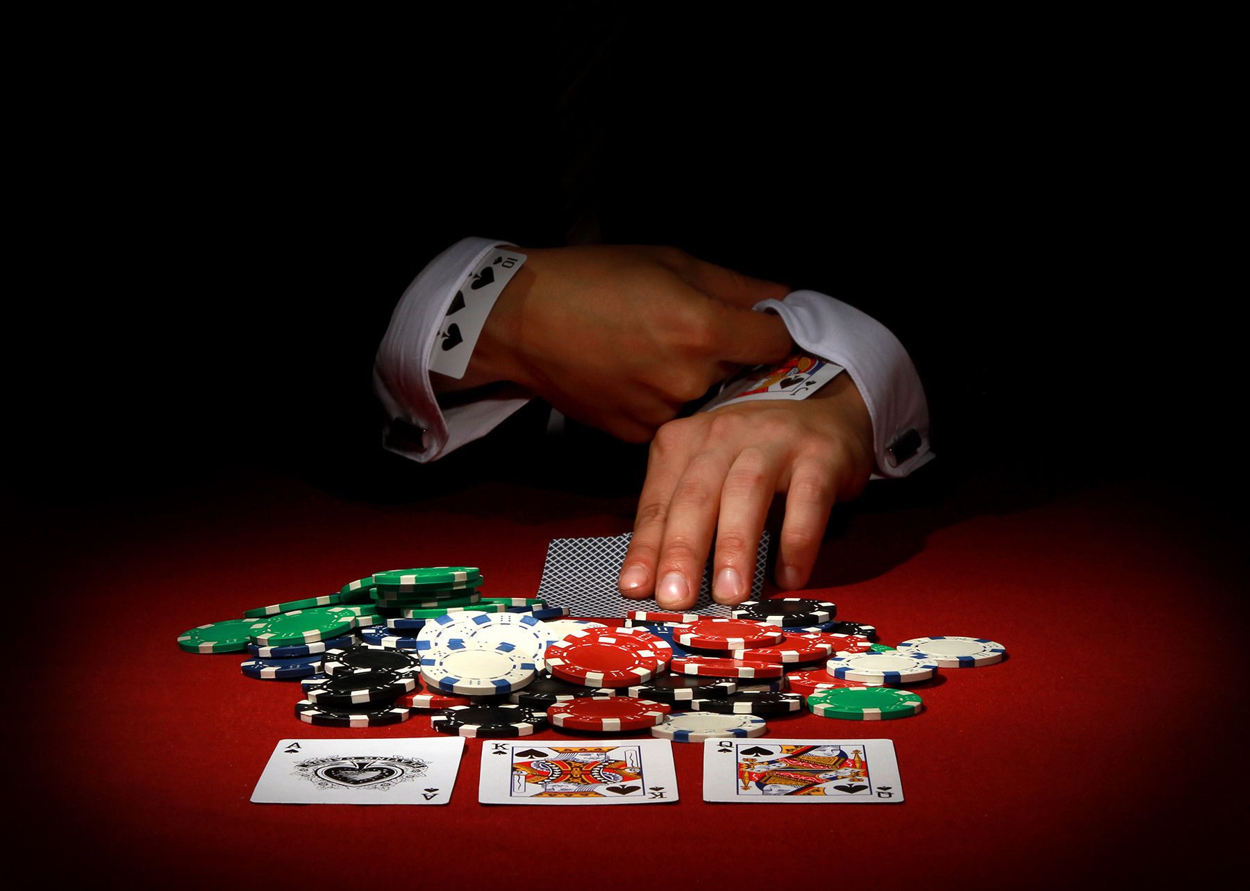 The dark side of online poker or the commoditization and weaponization of big data and espionage